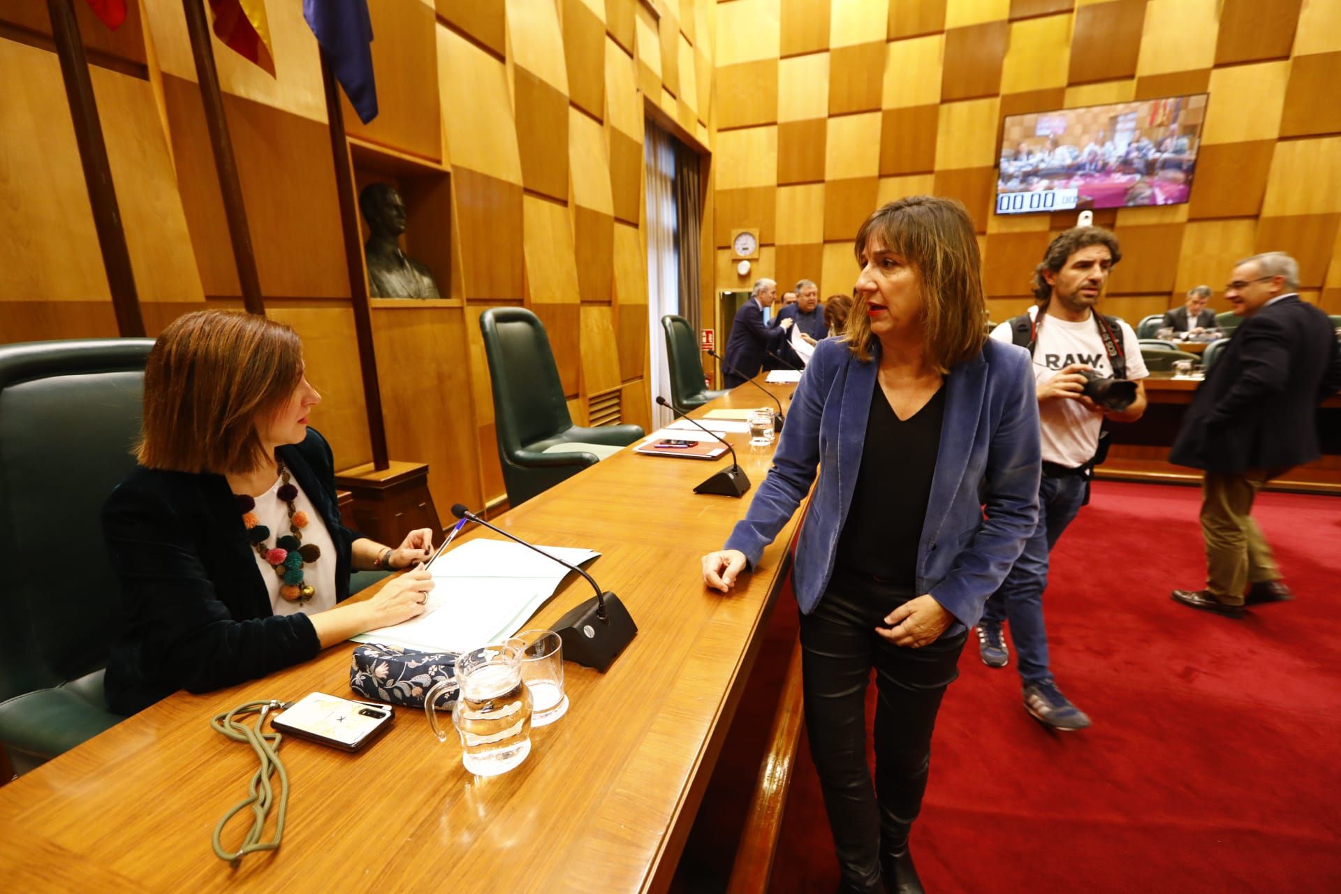 Fotogalería | Pleno del Ayuntamiento de Zaragoza con el futuro de La Romareda en juego