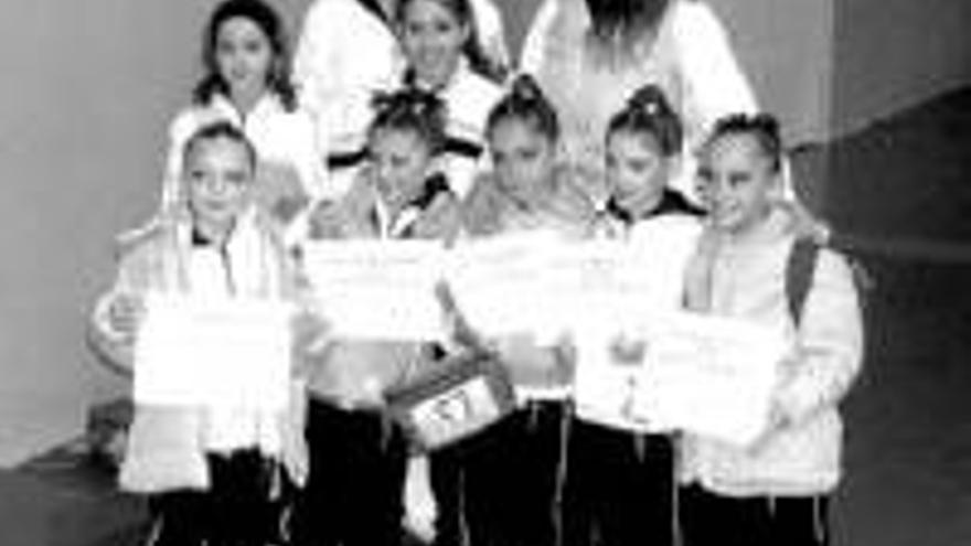 Las niñas de la Escuela de Badajoz muestran progresos
