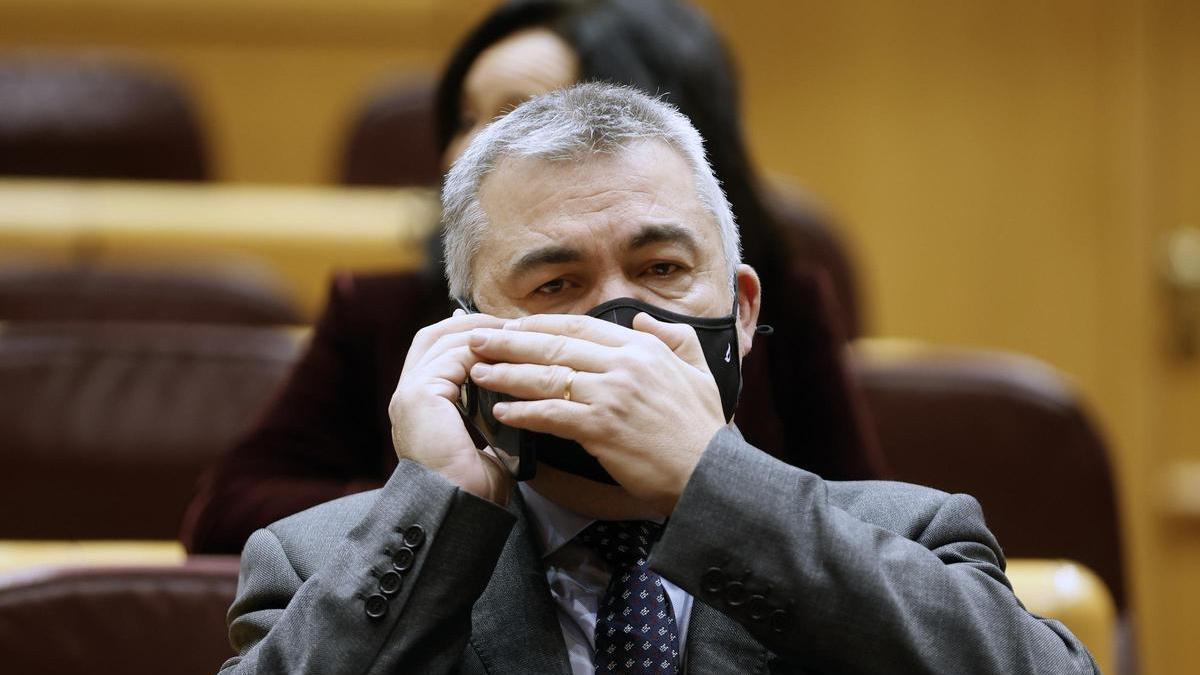 El negociador del PSOE con Junts, Santos Cerdán, este miércoles en el Senado.