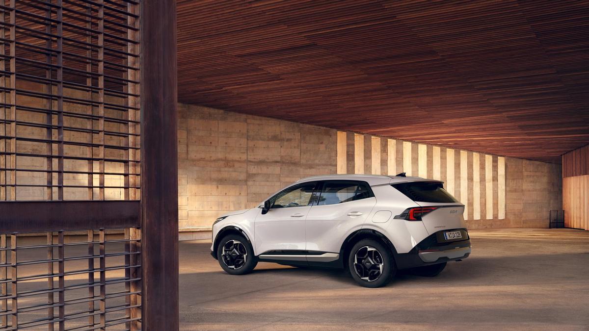 El Kia Sportage cuenta con un diseño SUV renovado, con motores híbridos y eficientes combinados con tecnología avanzada.