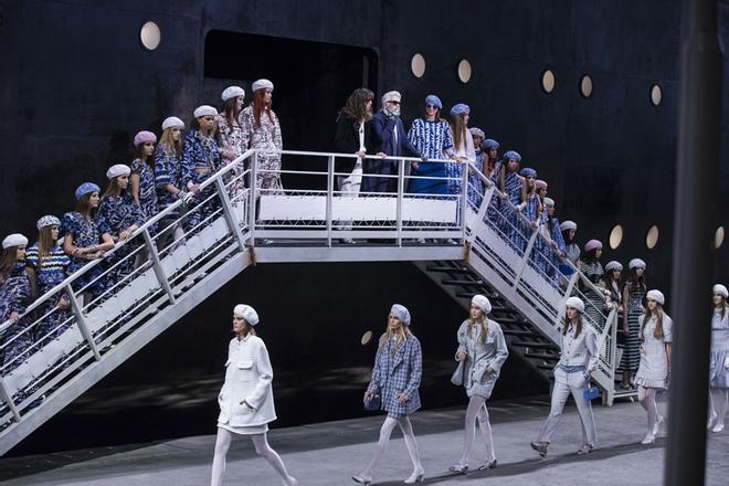 Carrusel final del desfile de la colección Crucero de Chanel 2018