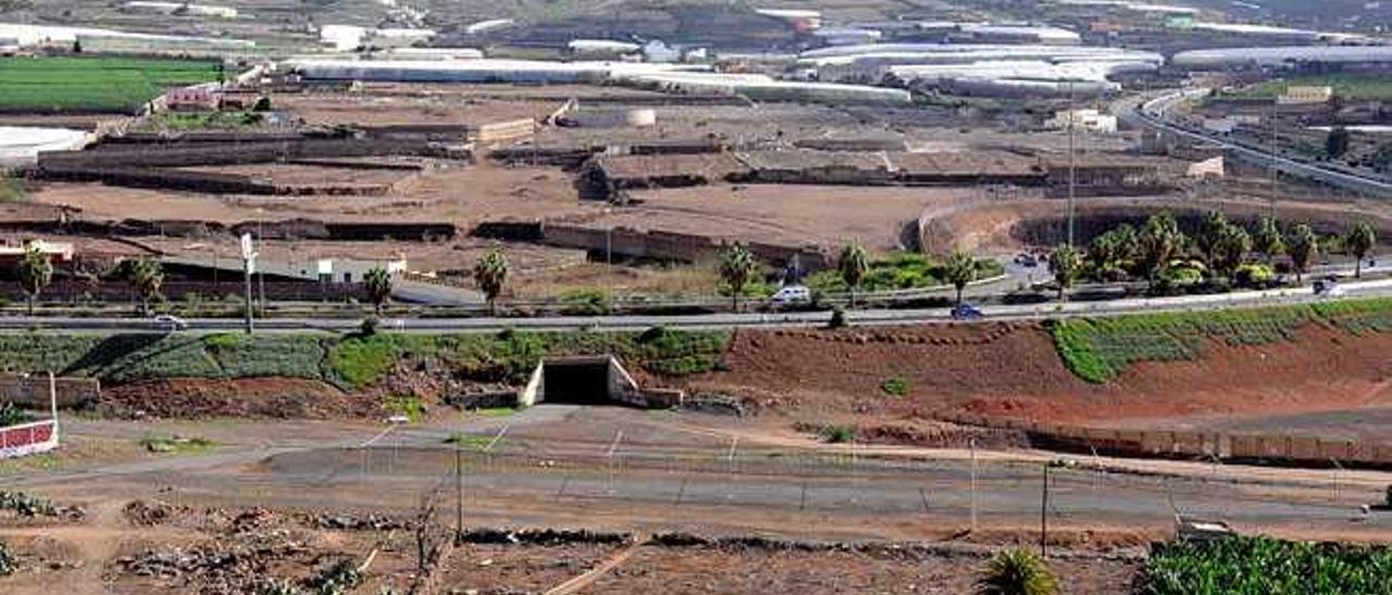 El centro comercial de Hiperdino en  el Norte tendrá luz verde a final de año