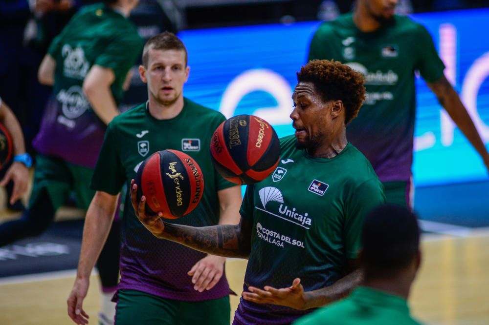 Partido entre el Unicaja y el FC Barcelona en la fase final de la Liga ACB.