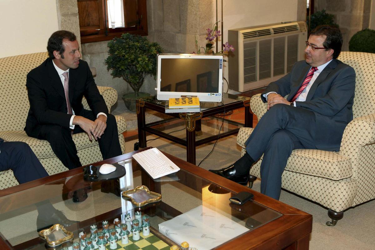 Sandro Rosell, expresidente del Barça, pidió disculpas a Guillermo Fernández Vara en Mérida el 5 de julio de 2010.