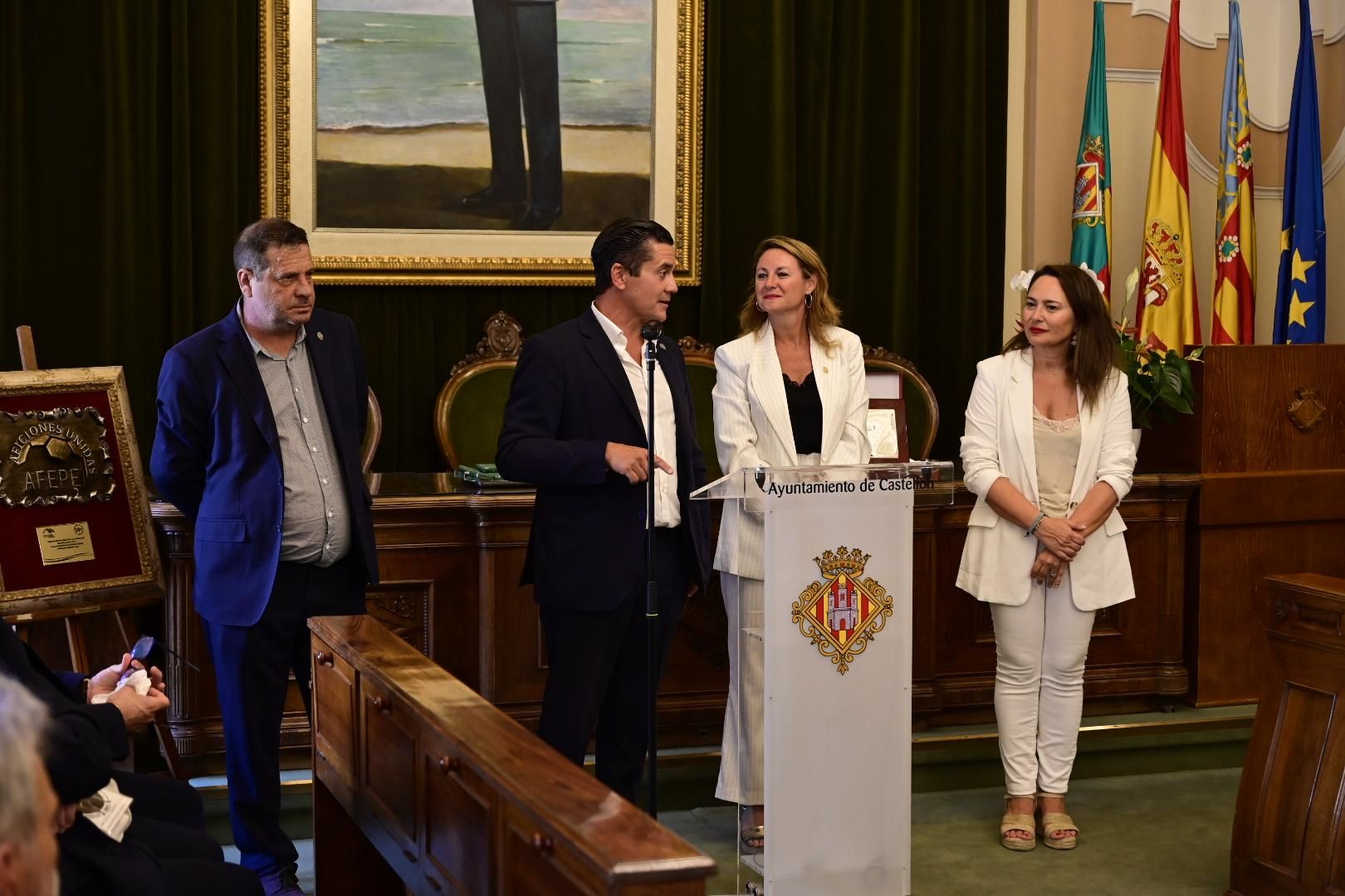 Galería | Un millar de peñistas toman Castellón