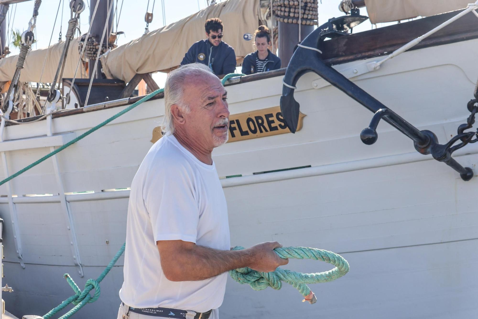 El velero histórico Pascual Flores ya está en la bahía de Torrevieja