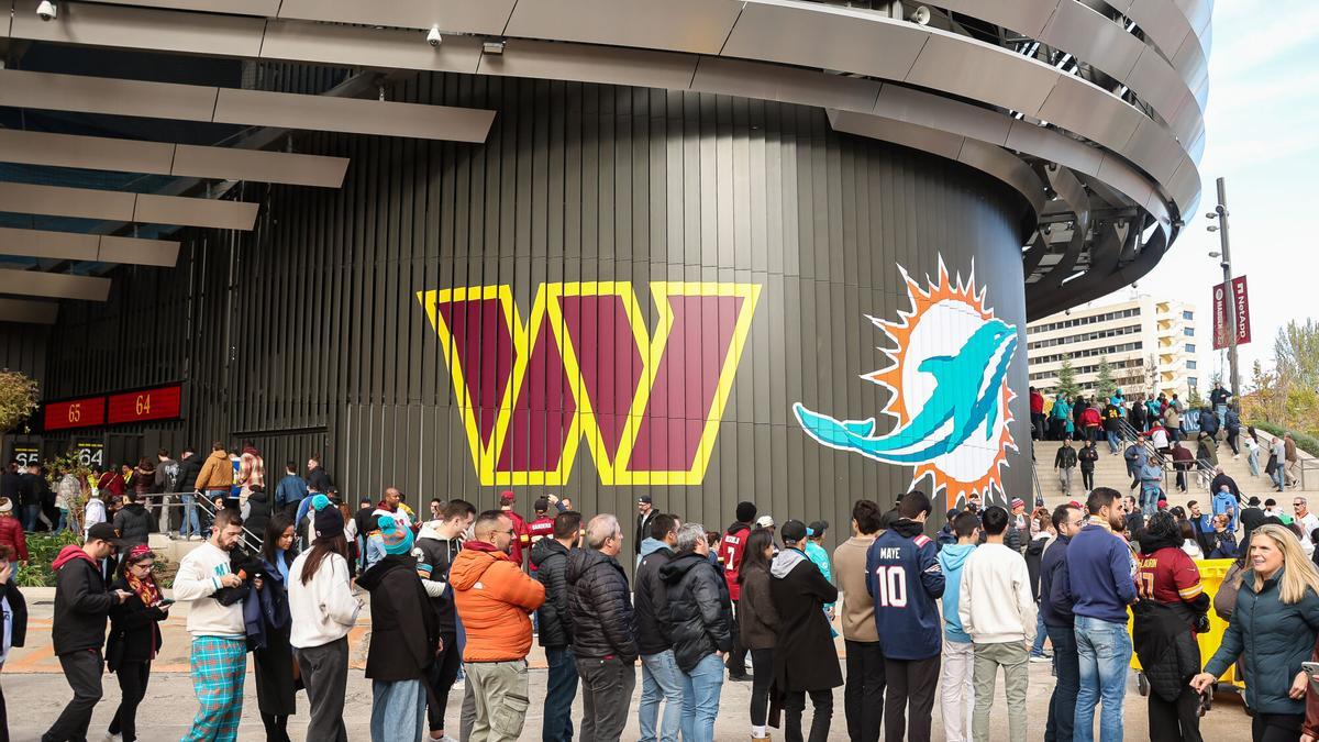 Colas en la entrada al Bernabéu para el partido de la NFL.