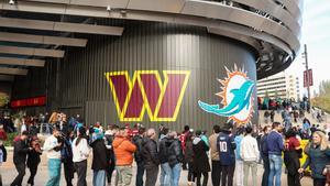 Colas en la entrada al Bernabéu para el partido de la NFL.