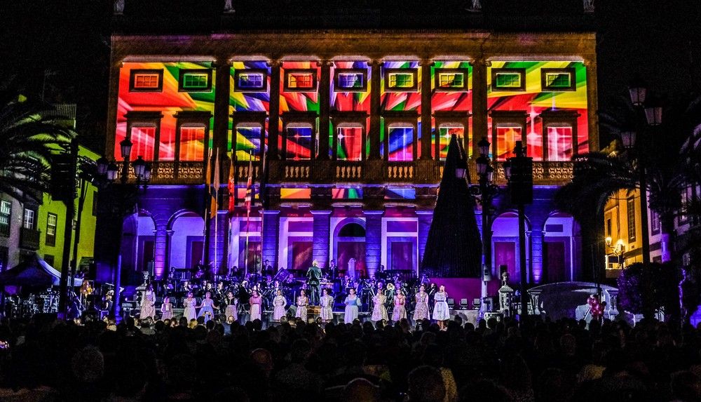 Encendido navideño en la Plaza de Santa Ana