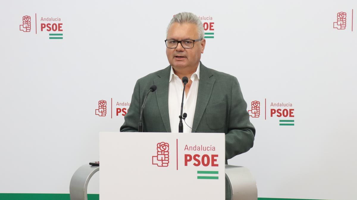 Esteban Morales ha presentado su precandidatura para repetir como alcaldable socialista en Puente Genil.