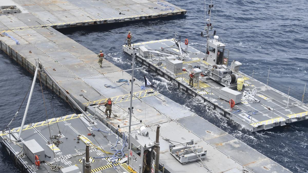 La construcción de un muelle en el Mar Mediterráneo, frente a las costas de Gaza, por parte de ingenieros militares de EEUU con el fin de agilizar la entrega de ayuda humanitaria al enclave palestino ya se ha completado.