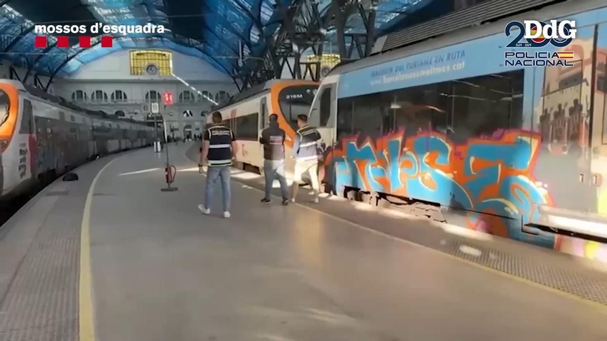 VÍDEO | Operació contra grafiters: 20 detinguts amb danys també a trens i estacions de Girona