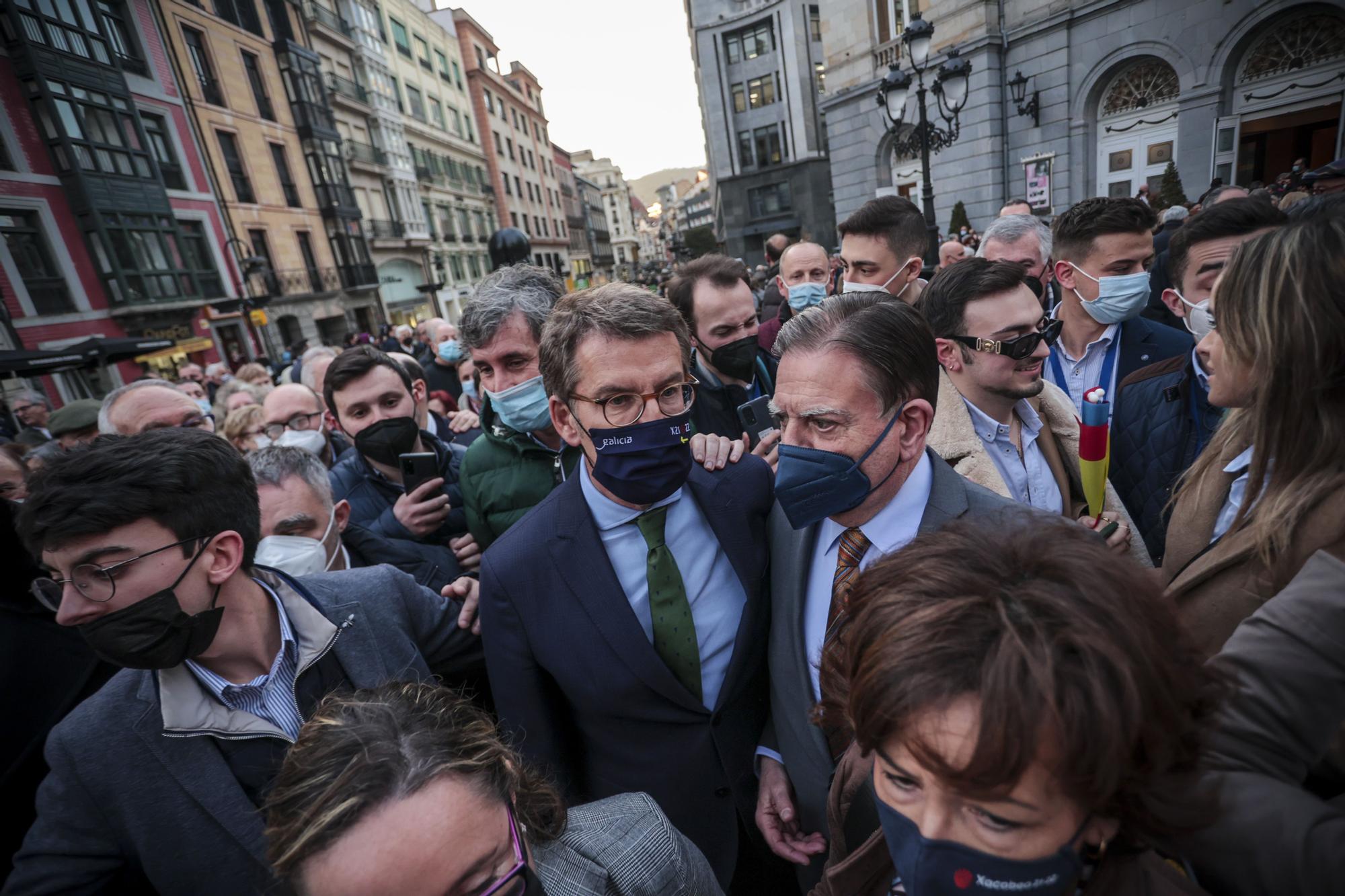 Núñez Freijóo se encuentra con los populares asturianos en Oviedo