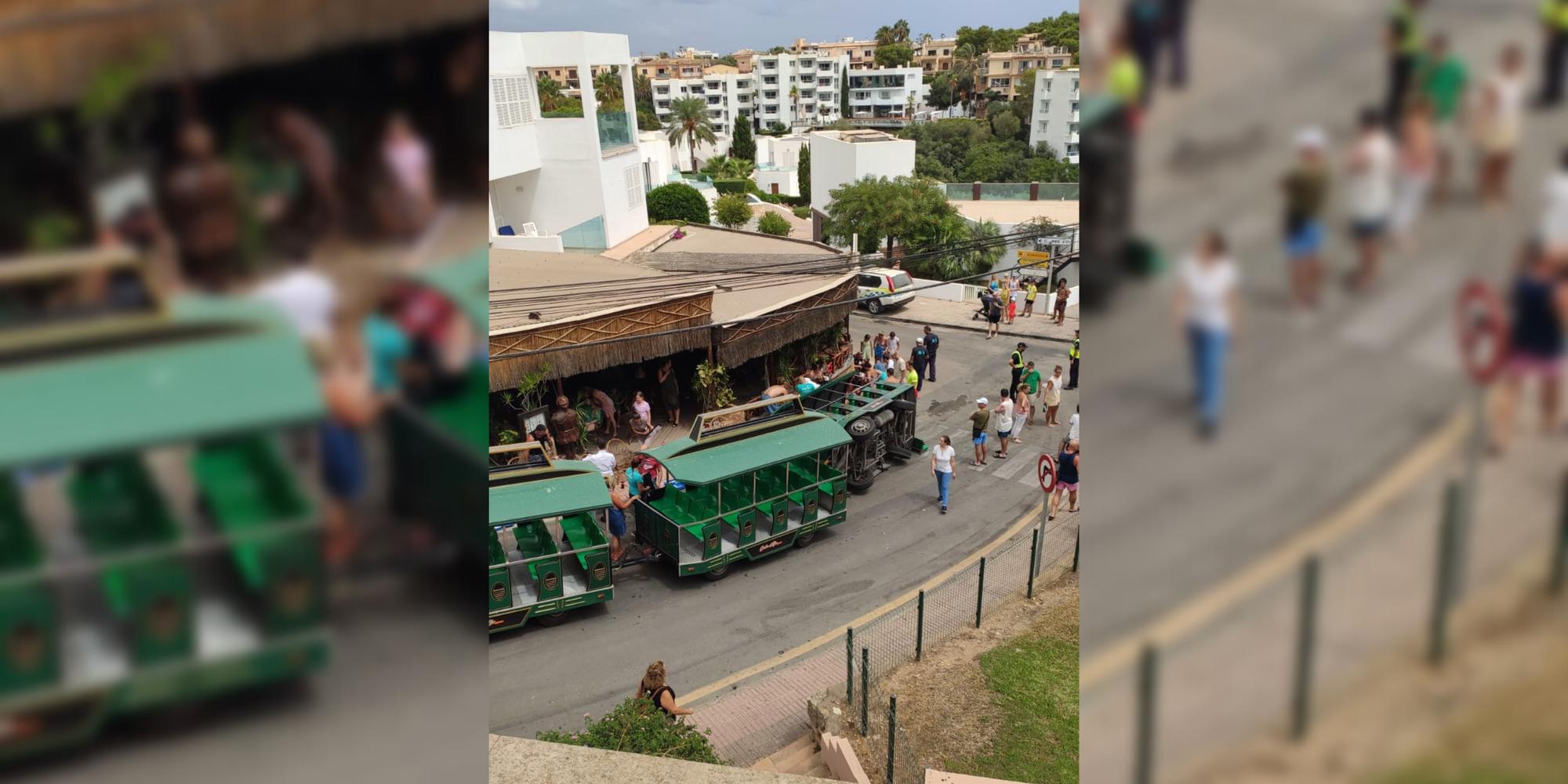 Once heridos al volcar un tren turístico en Cala d'Or