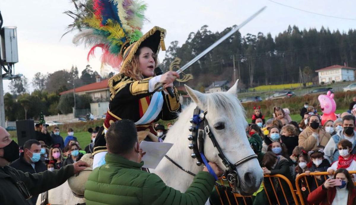 Una joven generala del Ulla en la balalla dialéctica de Touro. concello