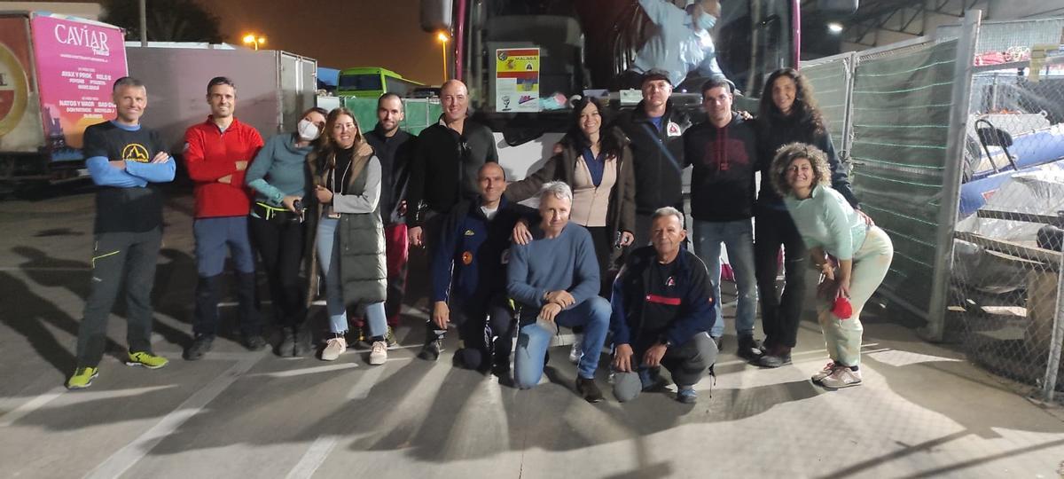 Foto de grupo antes de la salida del autocar.