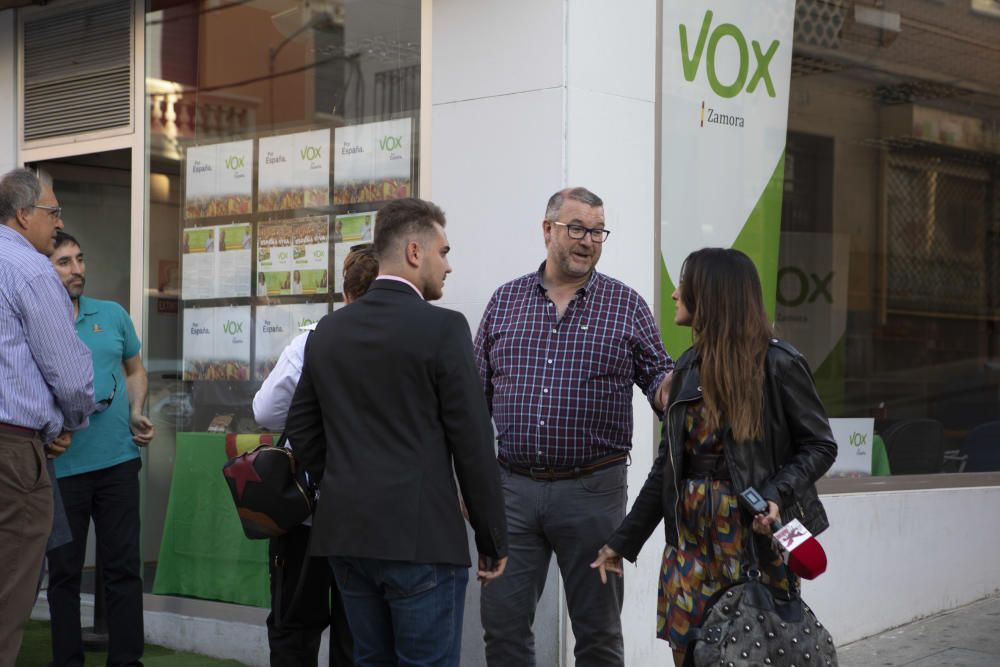 Ortega Smith visita la nueva sede de Vox en Zamora