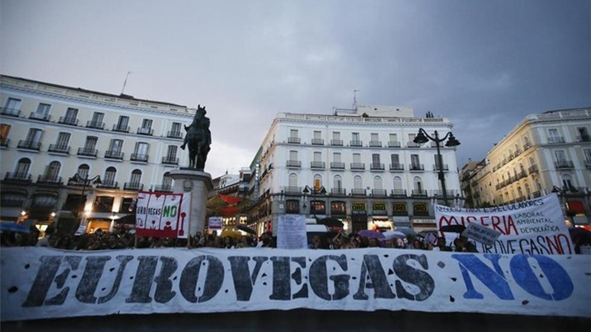 Cacerolada en la Puerta del Sol de Madrid contra la instalación de Eurovegas