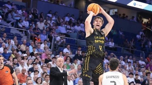 Doornekamp lograba un triple clave en los instantes finales, que junto a Jaime Fernández, fue decisivo en la victoria.