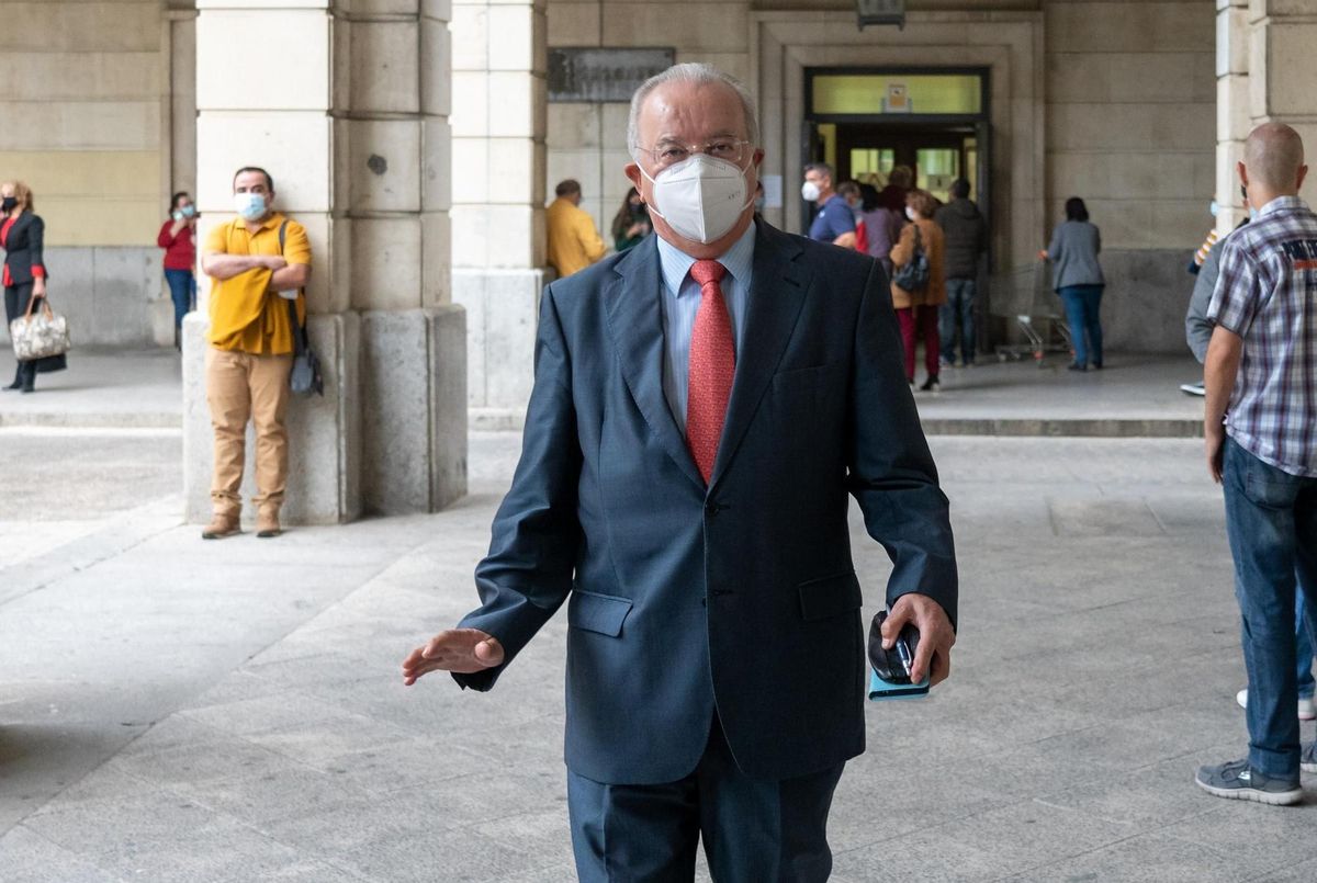 Condemnen a set anys de presó l’exconseller andalús Antonio Fernández pels eros Condemnen a set anys de presó l’exconseller andalús Antonio Fernández pels eros