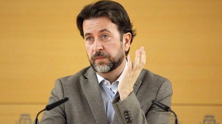PP y Cs garantizan a Alonso (CC) que no habrá moción de censura en el Cabildo