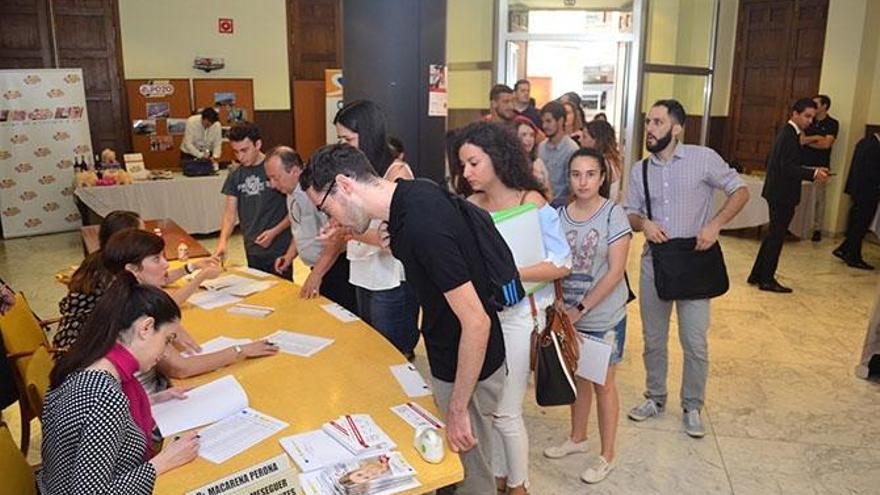 Participantes en una de las anteriores ediciones de la Feria de Empleo.