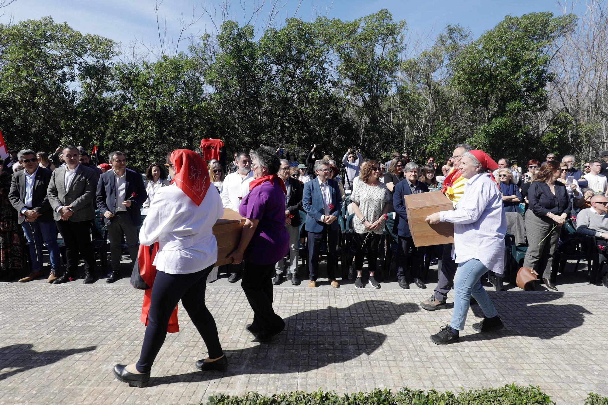 Cuatro asesinados del franquismo descansan finalmente en el cementerio de Palma