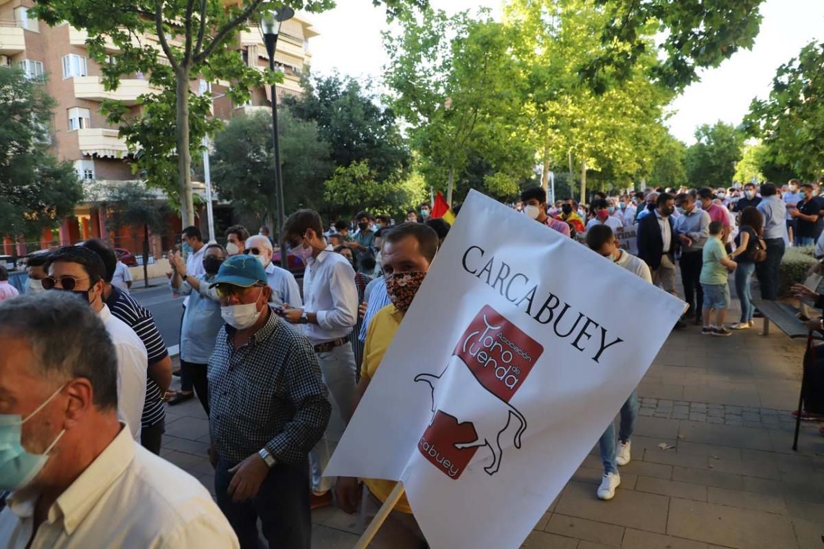 Manifestación de aficionados y profesionales taurinos por Córdoba