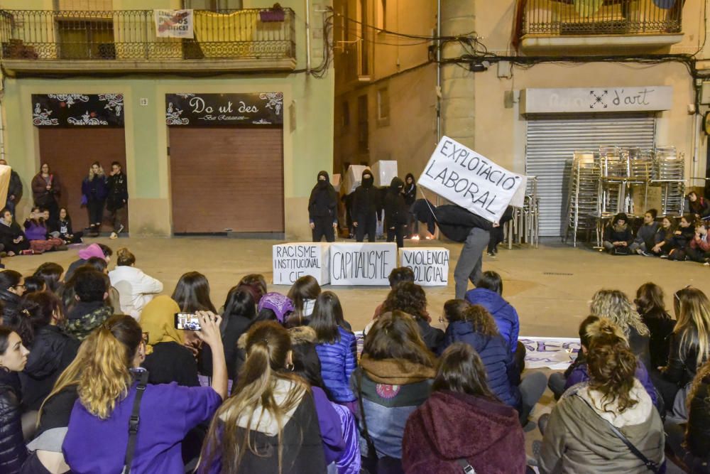 GALERIA | Manifestació feminista pel 8M a Manresa