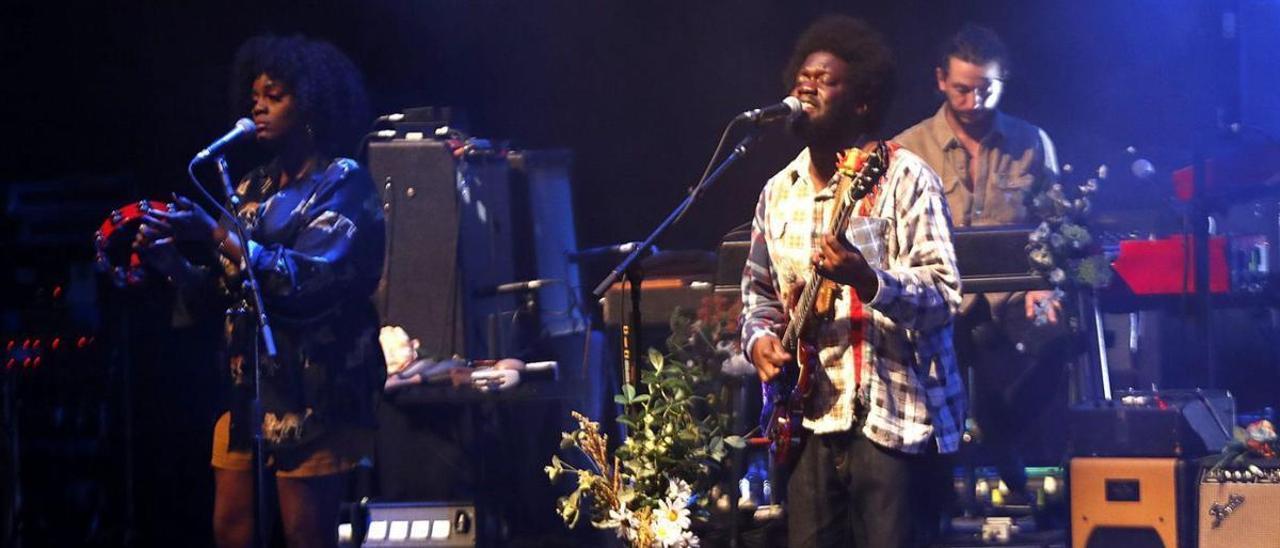 Michael Kiwanuka durante su actuación Mar de Vigo.