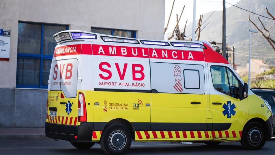 Una ambulancia de Soporte Vital Básico en Novelda.
