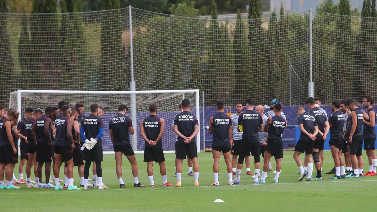 La plantilla en Buñol esta pretemporada.