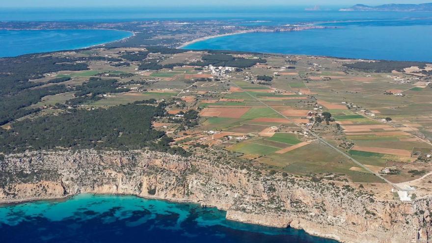 Formentera sostiene en su recurso que la norma de Costas va contra la ley