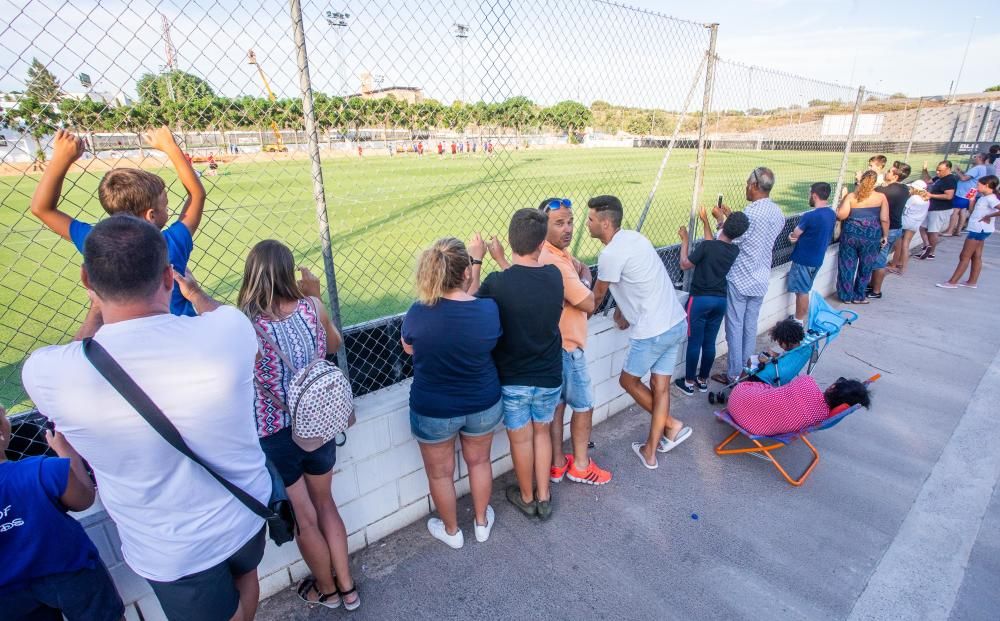 Afición en el entrenamiento del Valencia CF