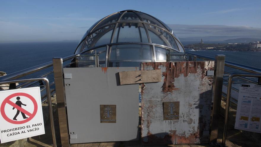 El elevador del Monte de San Pedro acumula un año cerrado y pendiente de reparaciones