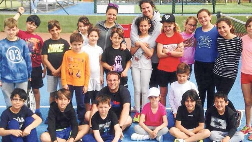 Llagostera participa en un Campus de tenis y pádel en Campos