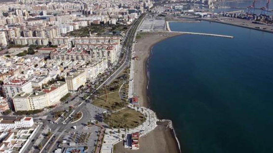 La dársena donde se construirá el puerto deportivo está justo en la desembocadura del Guadalmedina.