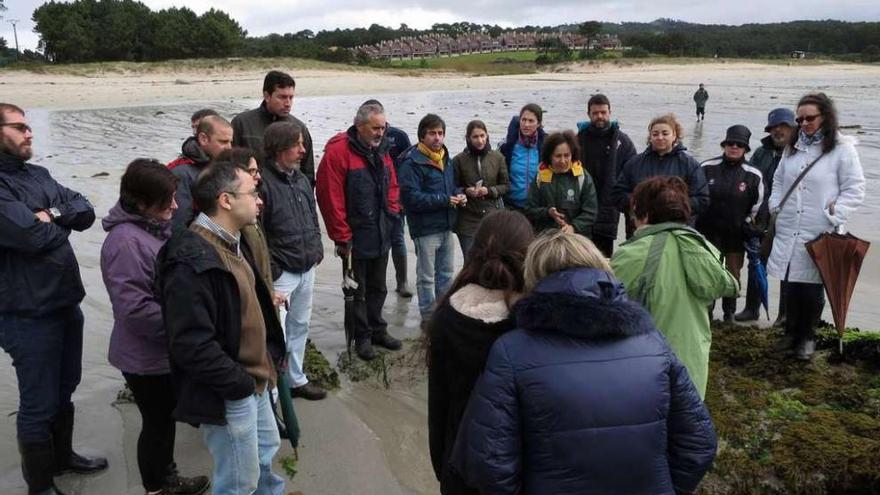 La charla sobre explotación de algas ofrecida por Porto Muiños en O Grove. // Muñiz