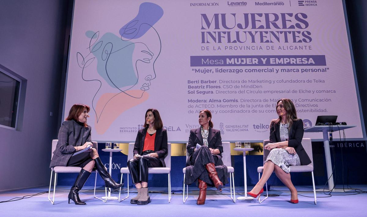 La segunda mesa contó con Berti Barber, Beatriz Flores y Sol Segura. Alma Gomis, fue la moderadora.