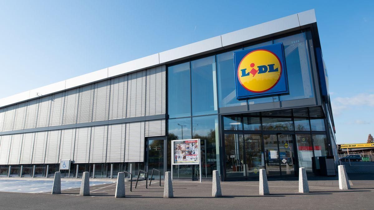 La aplaudida solución de Lidl para tapar la luz de la calle si no tienes una persiana