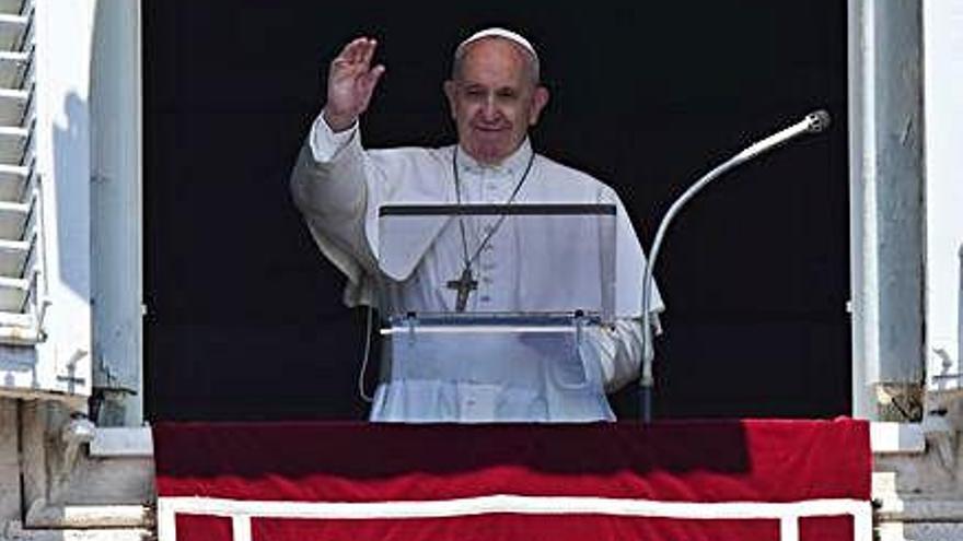 Francesc des del balcó de Sant Pere del Vaticà.