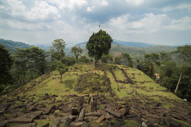 Los sitios megalíticos de Gunung Padang