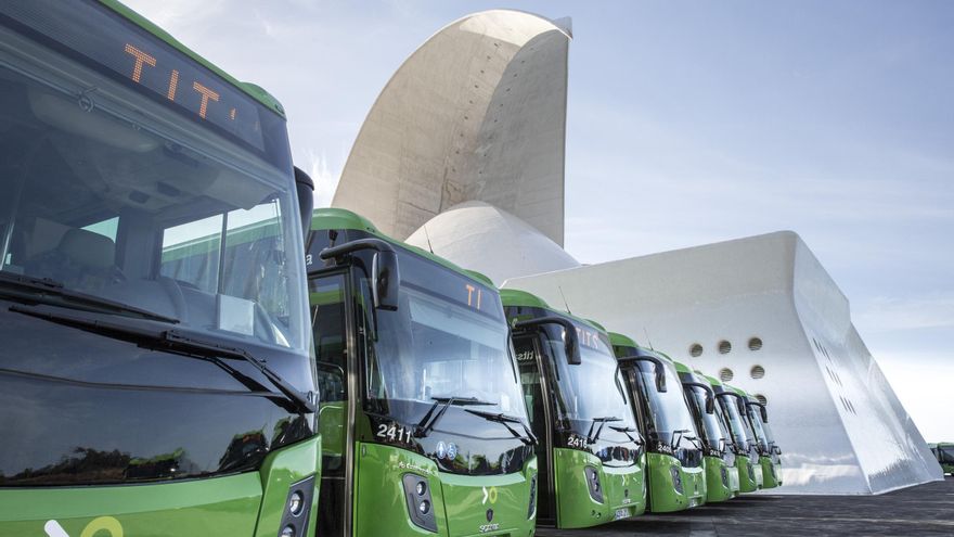 Titsa and the tram will not raise their prices despite the increase in fuel