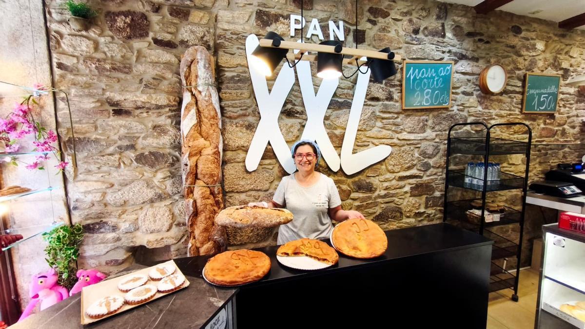 María Garaboa, dependienta en O Pan D'Andrea, el despacho que tiene la Panadería Solláns en Santiago.