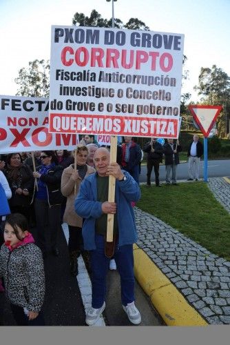 O Grove se echa a la calle contra el PXOM