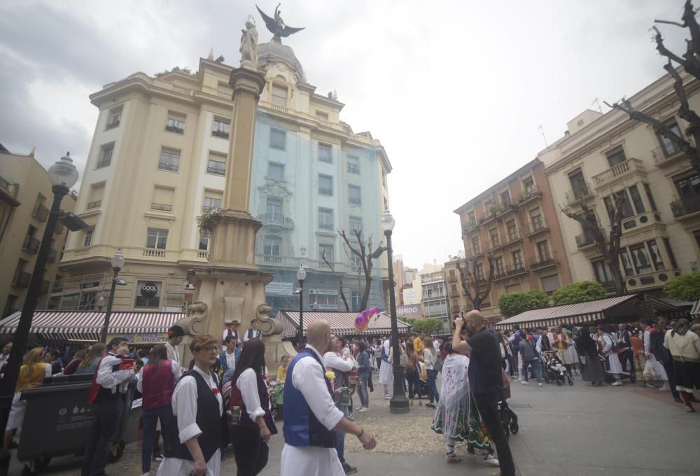 Ambiente en la plaza de las Flores en el Bando