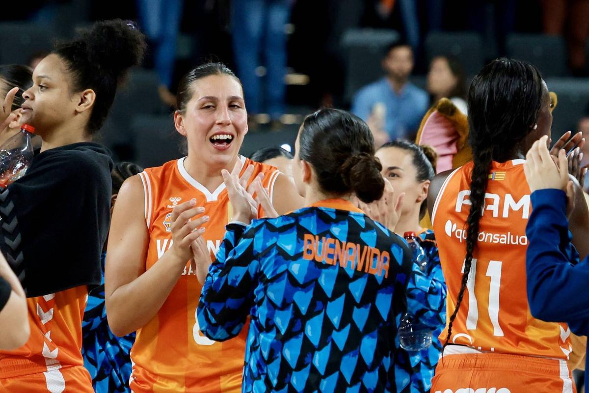 Valencia Roig Arena Partido de baloncesto Valencia Basket femenino vs Baxi Ferrol VLC SPD