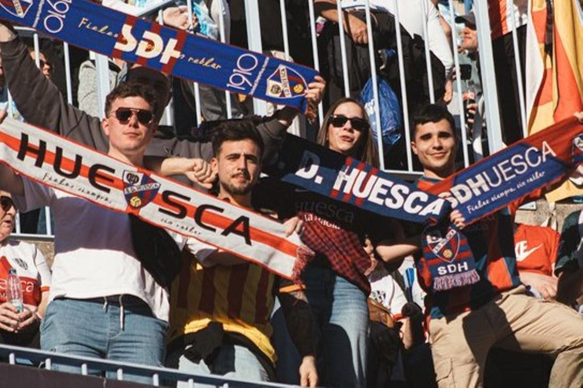 Aficionados desplazados a La Rosaleda para el partido contra el Málaga.