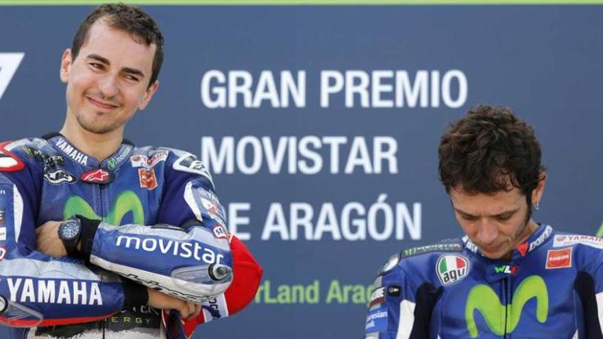 Jorge Lorenzo y Valentino Rossi, en el podio del Gran Premio de Aragón.