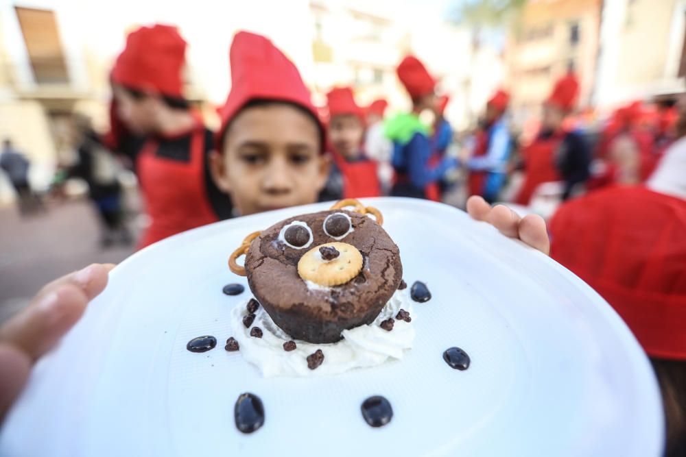 Más de 200 escolares de cuatro municipios de la Marina Baixa compiten en un concurso culinario para inaugurar la Feria Gastronómica local